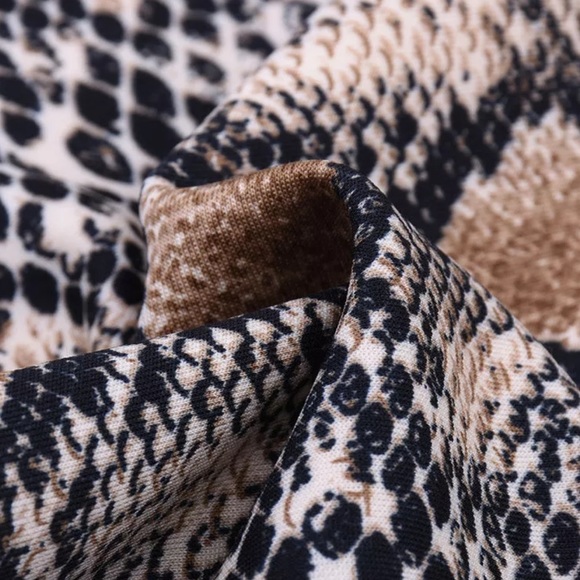 ✨”Coachella Vibes” Snake Skin Crop Top NWOT✨ - Picture 3 of 6